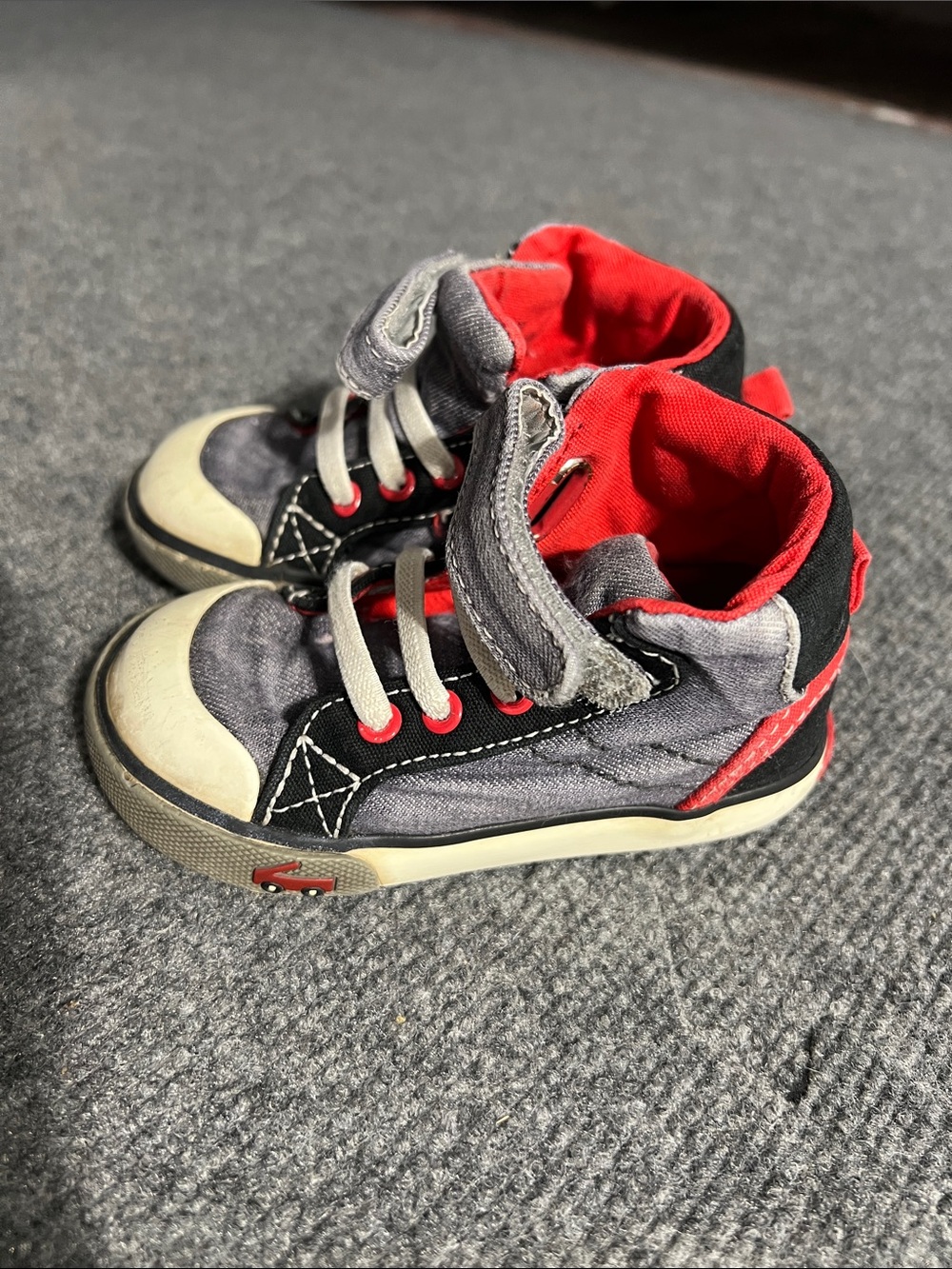 See Kai Run Hightop Sneakers - Size 6